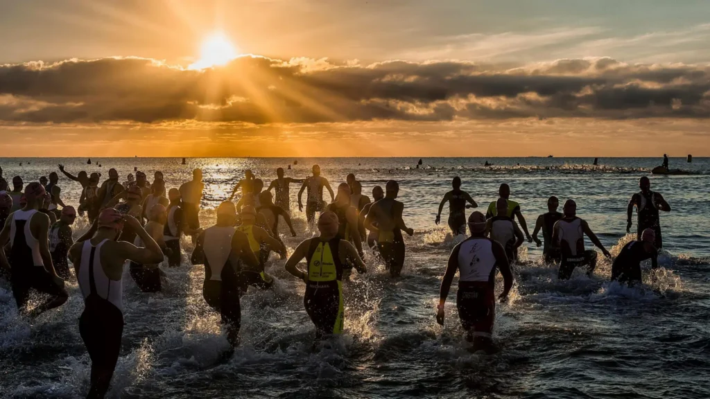 Bonnet de natation fluo orange pour la sécurité en mer