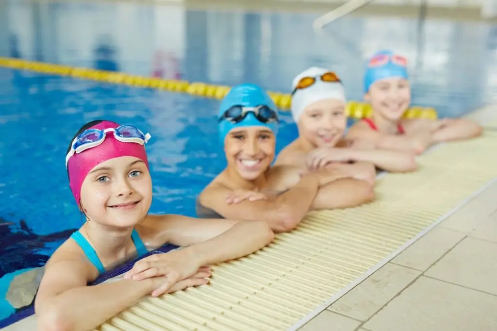 Bonnets de bain personnalisés pour club de natation enfant avec logo du club